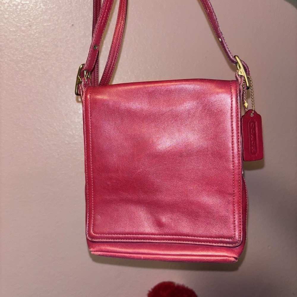 Coach USA Gold Brass Hardware Leather Shoulder Crossbody Bag Red Vintage 9821